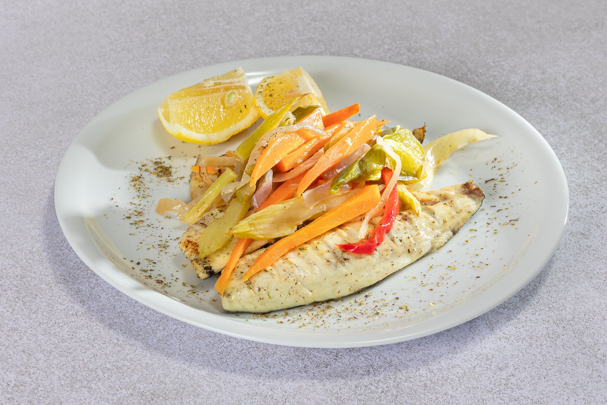 Tσιπούρα φιλέτο µε λαχανικά