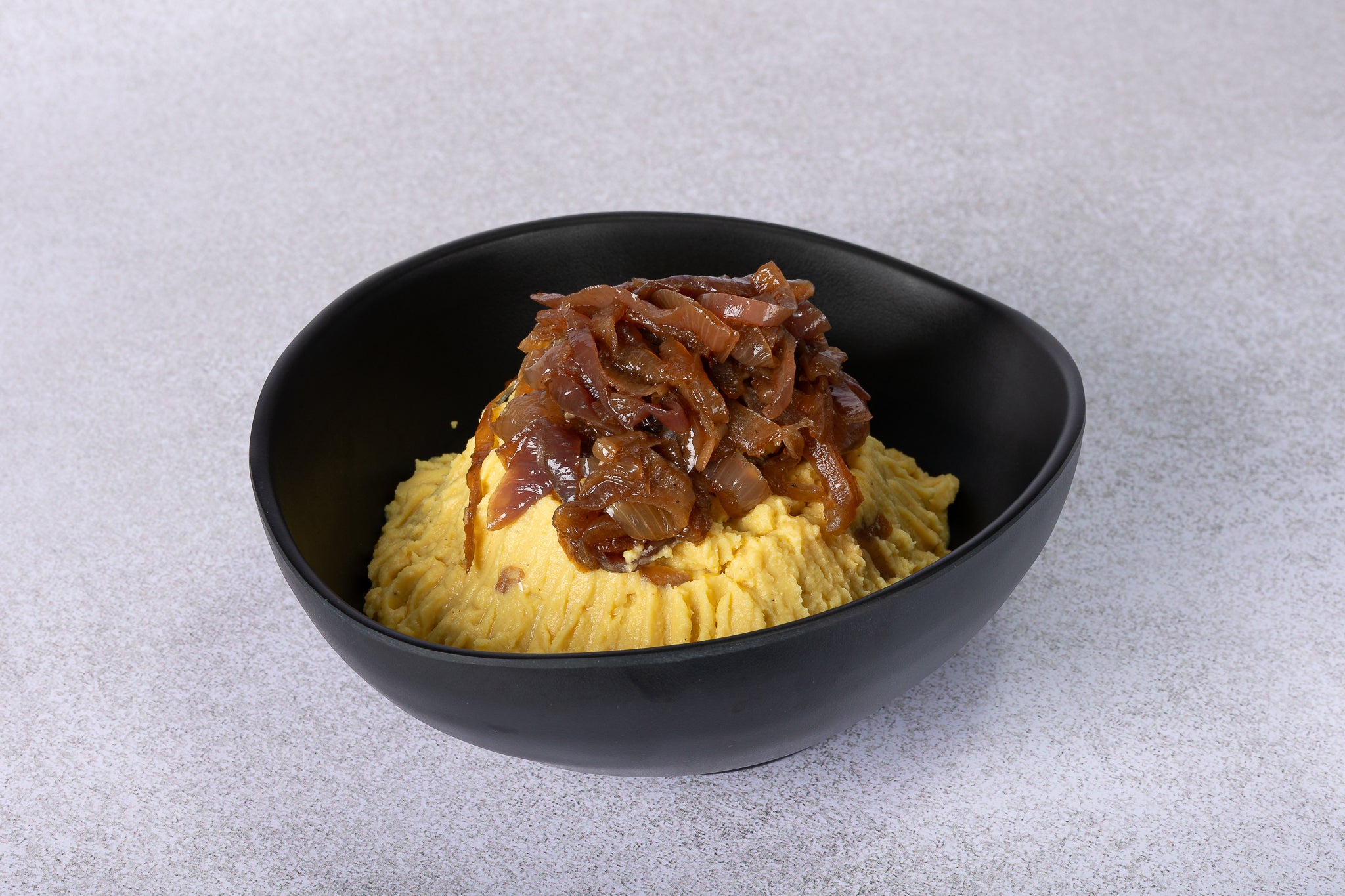 Φάβα µε καραµελωµένα κρεµµύδια