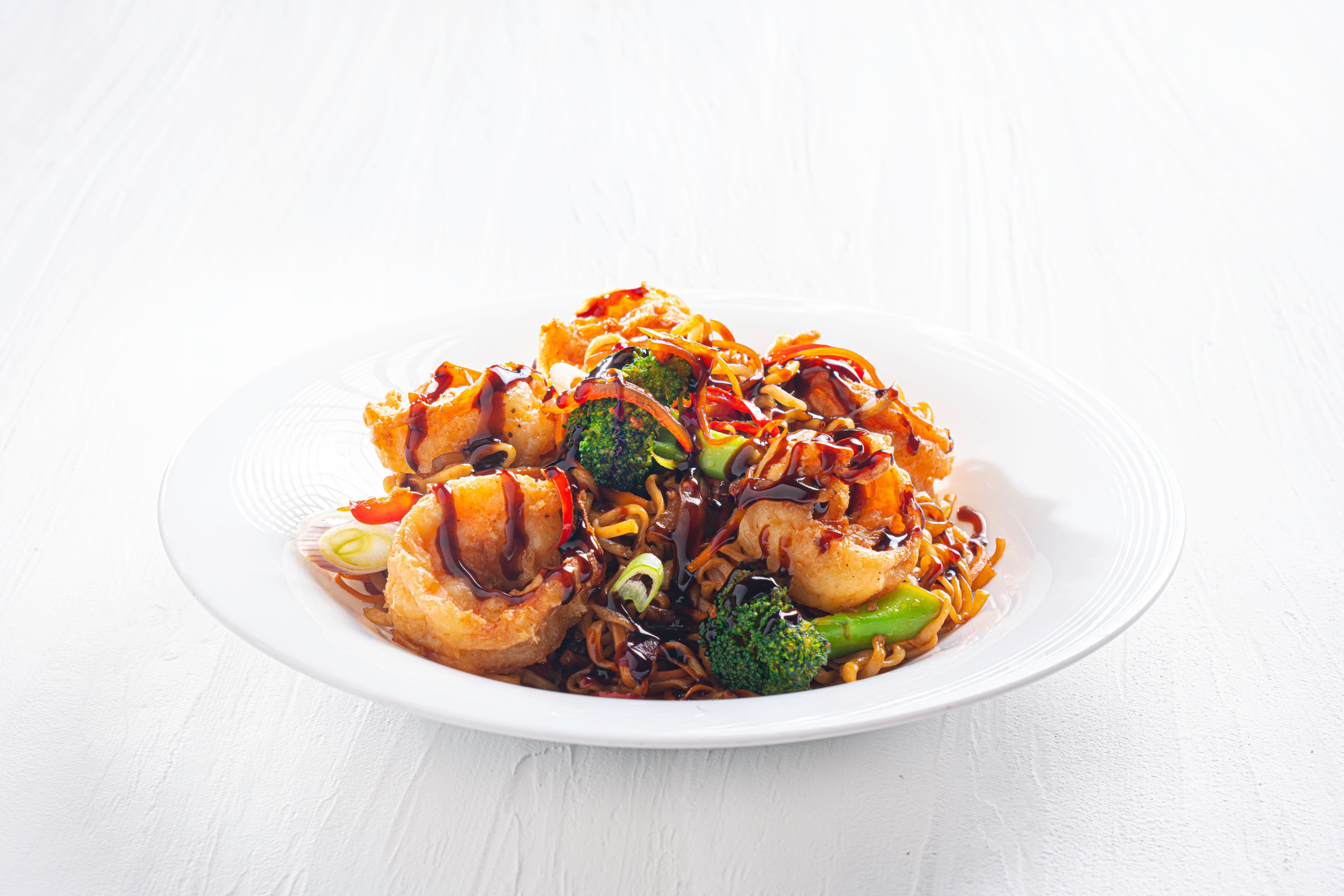 Noodles με ασιατική σάλτσα & γαρίδες